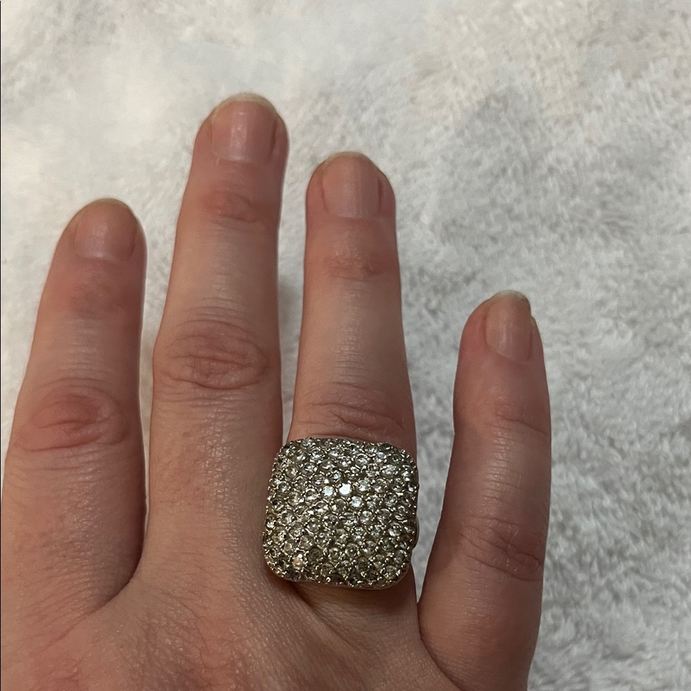 Elegant Silver Crystal Ring
